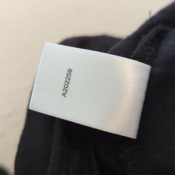 LOGO by Lori Goldstein Medium VNeck Boho Black Top Pockets Asymmetrical Boho - Picture 9 of 9